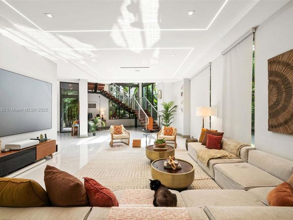 4185 Ventura Ave, Coconut Grove FL 33133