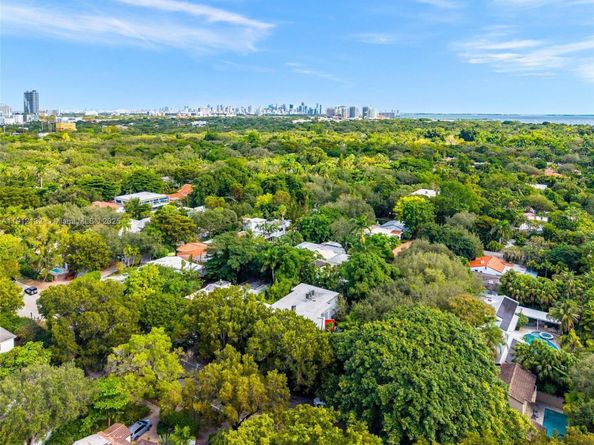 4185 Ventura Ave, Coconut Grove FL 33133