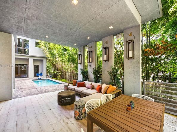 4185 Ventura Ave, Coconut Grove FL 33133