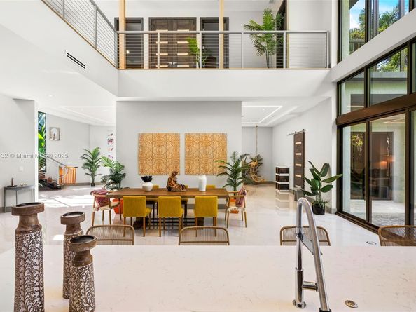 4185 Ventura Ave, Coconut Grove FL 33133