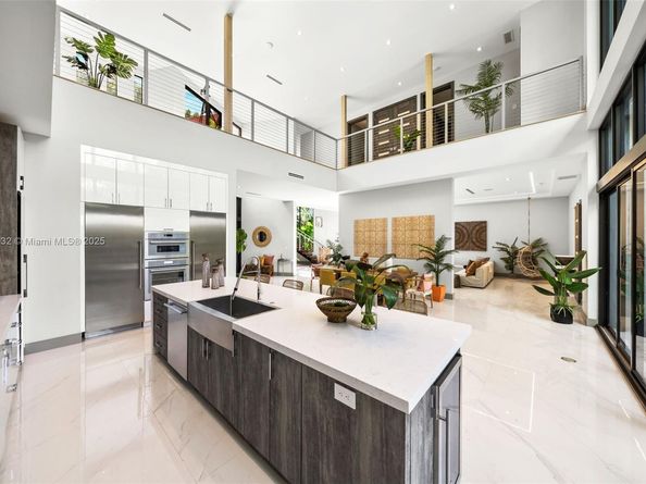 4185 Ventura Ave, Coconut Grove FL 33133