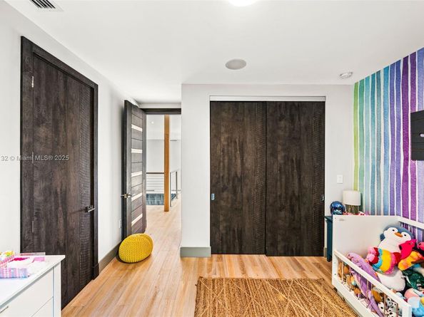 4185 Ventura Ave, Coconut Grove FL 33133