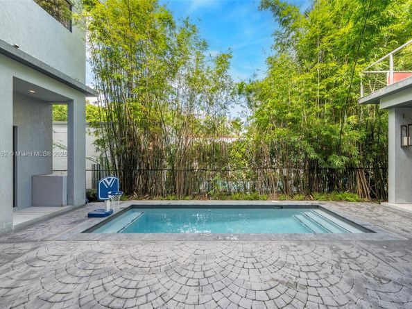 4185 Ventura Ave, Coconut Grove FL 33133