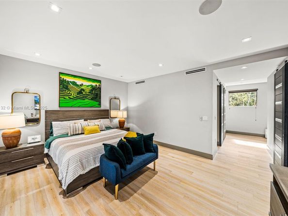 4185 Ventura Ave, Coconut Grove FL 33133