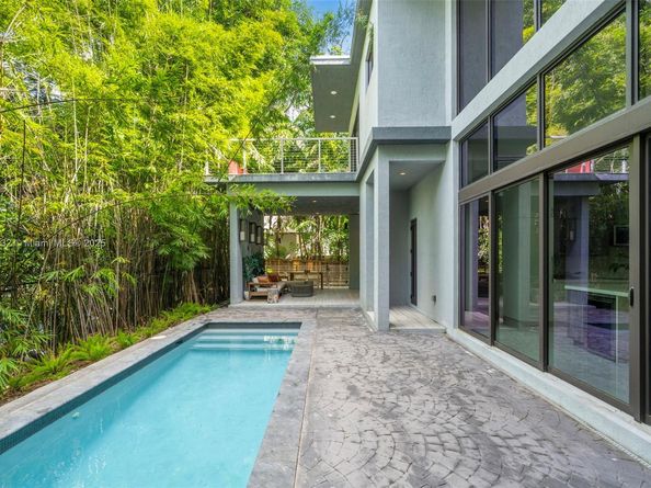 4185 Ventura Ave, Coconut Grove FL 33133