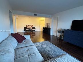 731 N Pine Island Rd 306, Plantation FL 33324