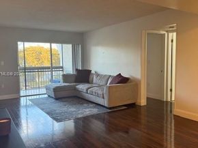 731 N Pine Island Rd 306, Plantation FL 33324