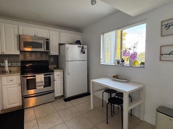 731 N Pine Island Rd 306, Plantation FL 33324