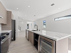 740 NW 24th Ct, Miami FL 33125