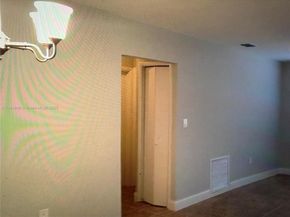 121 NW 188th St, Miami Gardens FL 33169