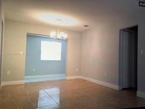 121 NW 188th St, Miami Gardens FL 33169