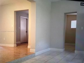 121 NW 188th St, Miami Gardens FL 33169
