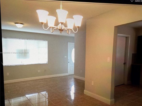 121 NW 188th St, Miami Gardens FL 33169