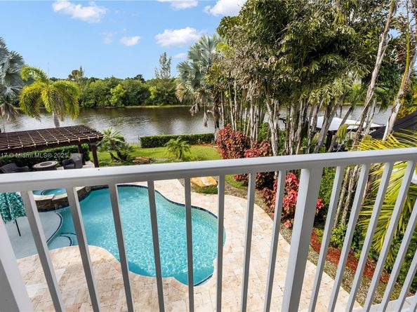 5028 SW 195th Ter, Miramar FL 33029