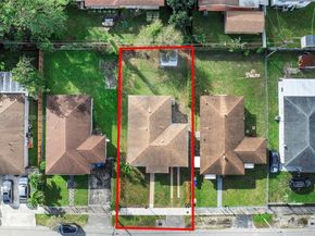 1950 NW 57th St, Miami FL 33142