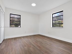 1950 NW 57th St, Miami FL 33142