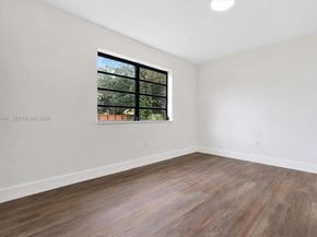 1950 NW 57th St, Miami FL 33142