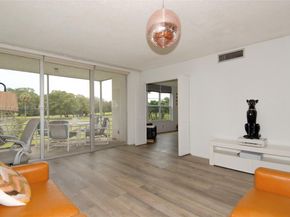 605 Oaks Dr 203, Pompano Beach FL 33069