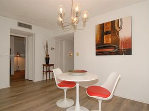 605 Oaks Dr 203, Pompano Beach FL 33069