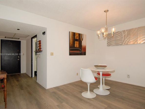 605 Oaks Dr 203, Pompano Beach FL 33069