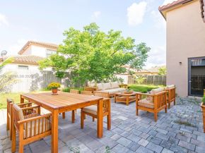 516 SE 35th Ter, Homestead FL 33033