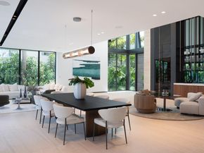 5515 Pine Tree Dr, Miami Beach FL 33140