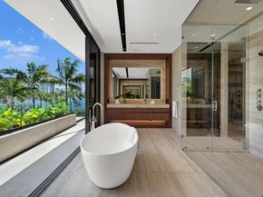 5515 Pine Tree Dr, Miami Beach FL 33140