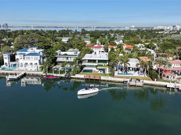 5515 Pine Tree Dr, Miami Beach FL 33140