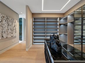 5515 Pine Tree Dr, Miami Beach FL 33140
