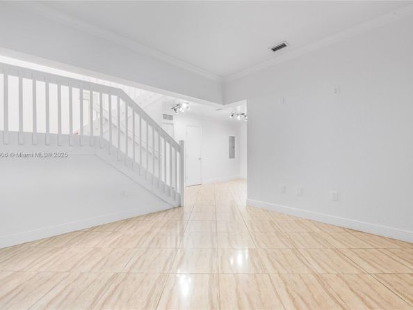 410 NW 20th St 5, Miami FL 33127