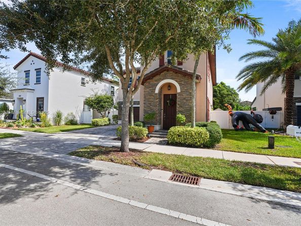 9127 SW 171st Ct, Miami FL 33196