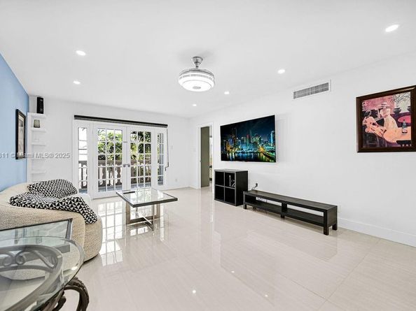 410 SE 2nd St 223, Hallandale Beach FL 33009