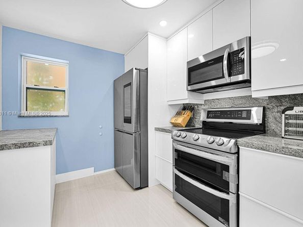 410 SE 2nd St 223, Hallandale Beach FL 33009