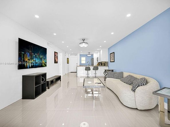 410 SE 2nd St 223, Hallandale Beach FL 33009