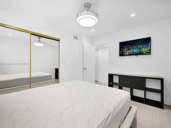 410 SE 2nd St 223, Hallandale Beach FL 33009