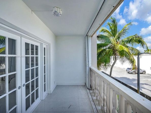 410 SE 2nd St 223, Hallandale Beach FL 33009