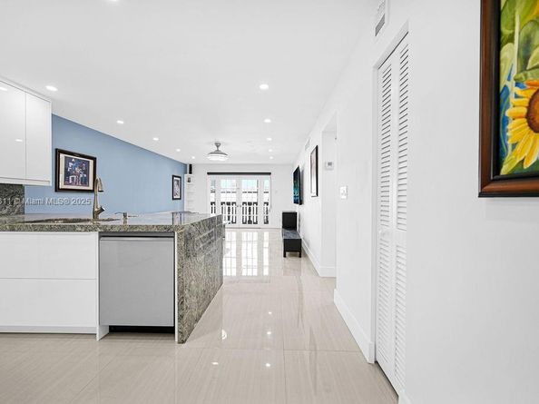 410 SE 2nd St 223, Hallandale Beach FL 33009