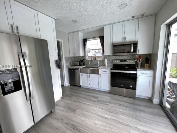 2841 SW 4th Ct, Fort Lauderdale FL 33312