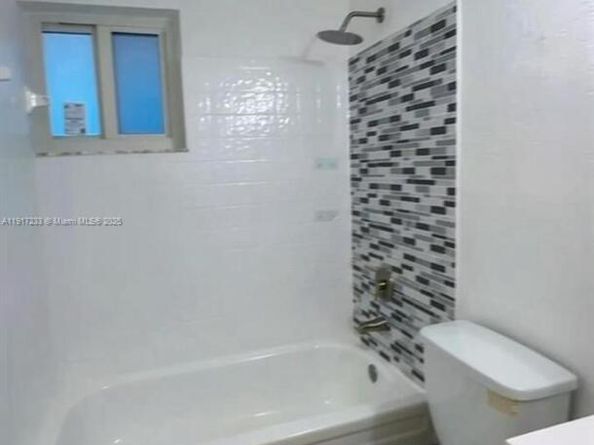 984 W 40th St 2, Hialeah FL 33012