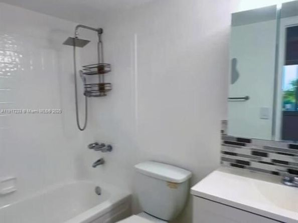 984 W 40th St 2, Hialeah FL 33012