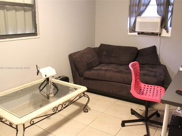 17820 NW 82nd Ave, Hialeah FL 33015