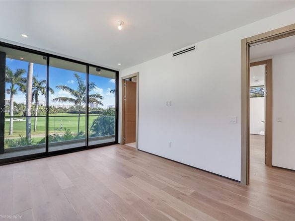 5825 Alton Rd, Miami Beach FL 33140
