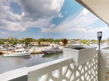 13105 Ixora Ct