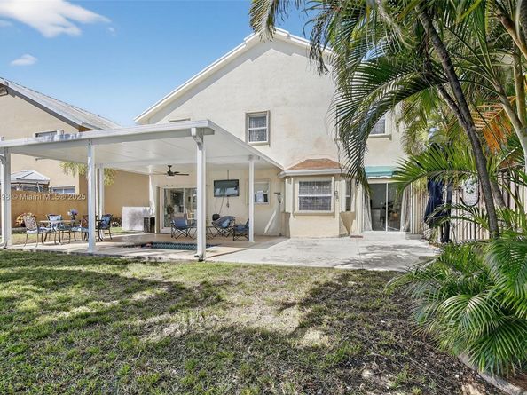 9710 SW 9th Ct, Pembroke Pines FL 33025