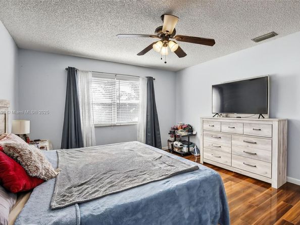 9710 SW 9th Ct, Pembroke Pines FL 33025