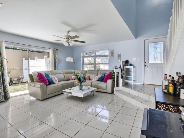 9710 SW 9th Ct, Pembroke Pines FL 33025