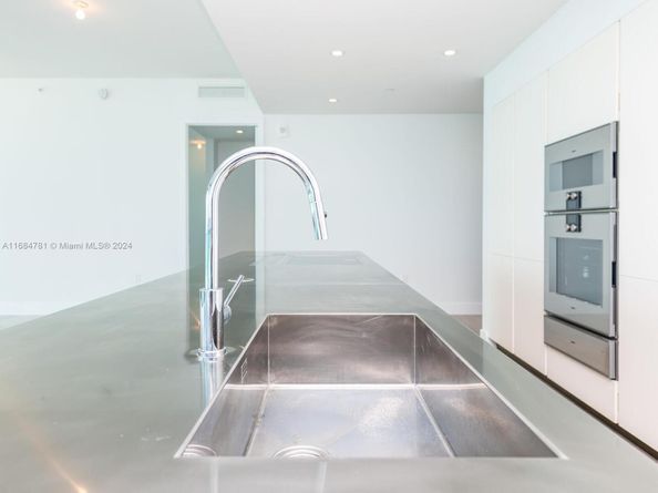 6901 Collins Ave 701, Miami Beach FL 33141