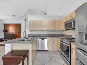 2073 SE 13th St, Homestead FL 33035