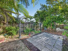 2073 SE 13th St, Homestead FL 33035