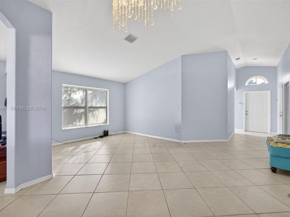 2073 SE 13th St, Homestead FL 33035